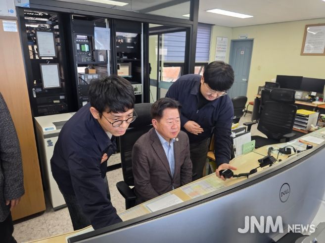 오영훈 제주도지사, 조업 어선과 실시간 교신 “안전 운항 당부”