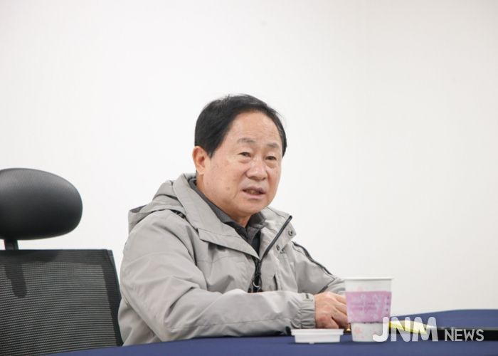 업체관계자와 미팅 중인 주광덕 시장