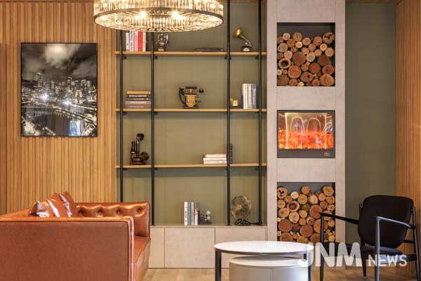 Park Inn by Radisson Melbourne Carlton _ lobby