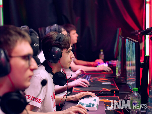 Phygital athletes competing against each other on the digital side of phygital